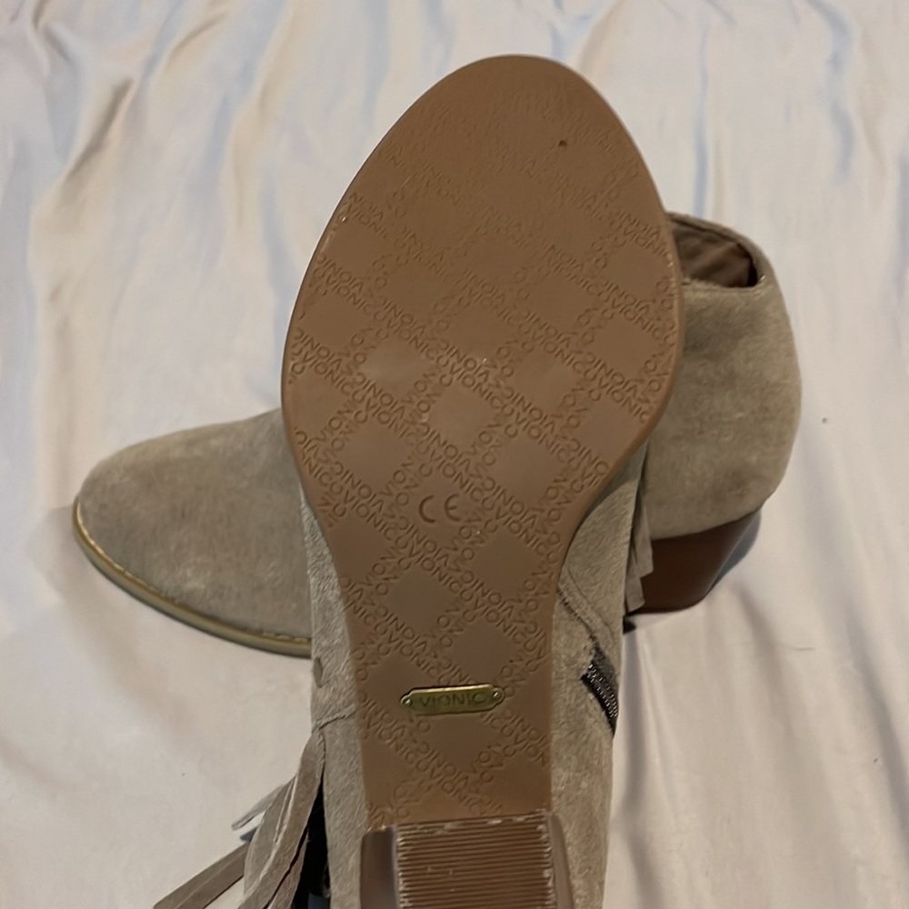 Vionic Booties Size 6 In “Griege”. - image 3